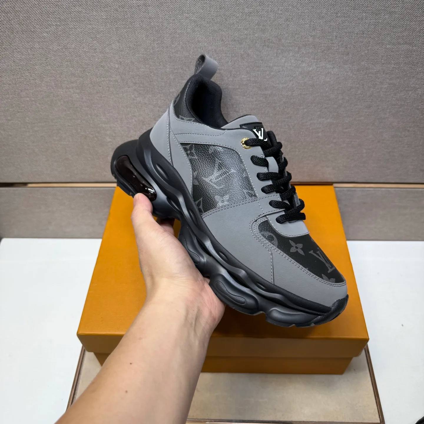 ⬛️Men's shoes 💰p462【LV～】Men's casual shoes 2025z cabinet sales simultaneously 🔶Size: 38-44 #️⃣ 🔷5 colors🔜The upper is made of multi-material splicing➕Mesh lining, comfortable and breathable, sole: original comfortable and wear-resistant outsole, ⚠️real thing📱photographed🎬real thing is better📢📢📢